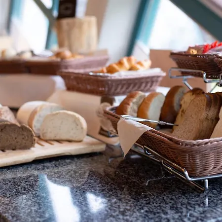 Western Nobis Eindhoven-venlo A67 4* أستين