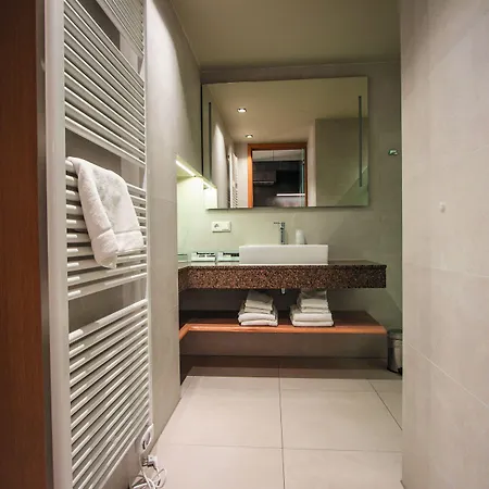 Western Nobis Eindhoven-venlo A67 أستين