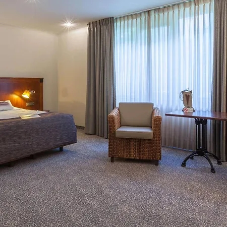 Western Nobis Eindhoven-venlo A67 4*